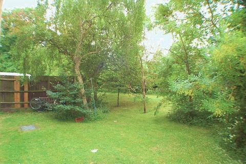 65 Frazer Close, Romford, RM1 2DG