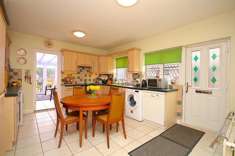 12 Avenue Road, Queniborough, Leicester, LE7 3FA