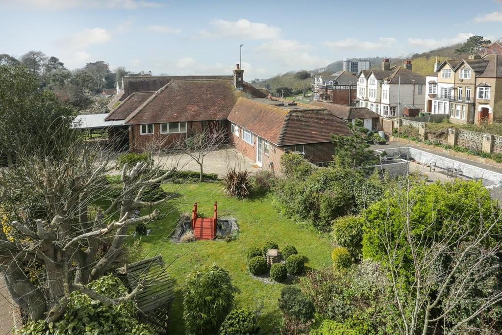 Radnor Cliff Crescent, Folkestone 4 bed detached bungalow £650,000