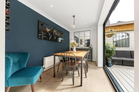 5 Combermere Road, London, SW9 9QG