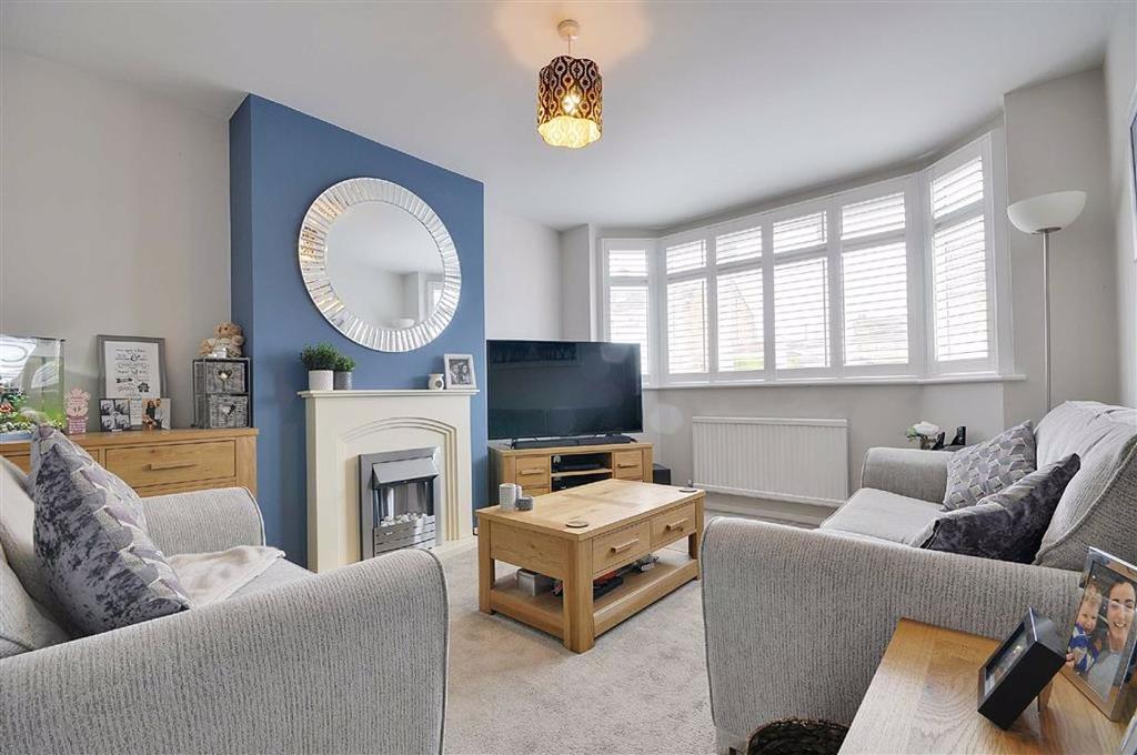 Coniston Close, Worcester 3 bed semidetached house £250,000