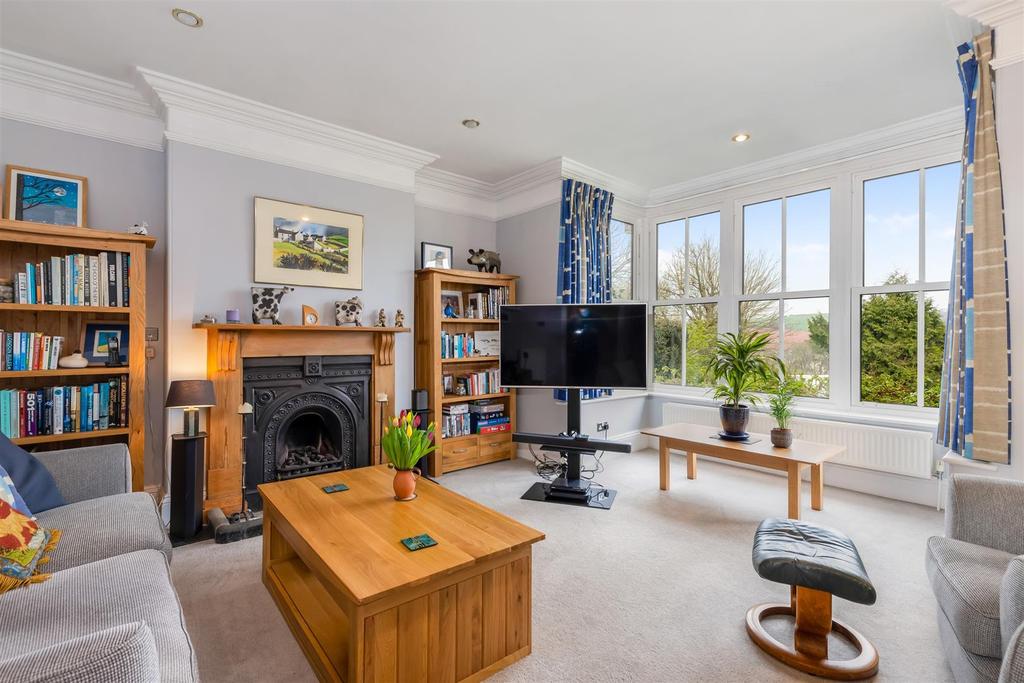 5. Sitting Room.jpg