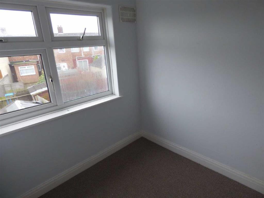 104 Steynburg Street Hull 2 bed terraced house £475 pcm (£110 pw)