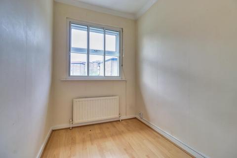 1 Bridge Wood Close, Horsforth, Leeds, LS18 5TR