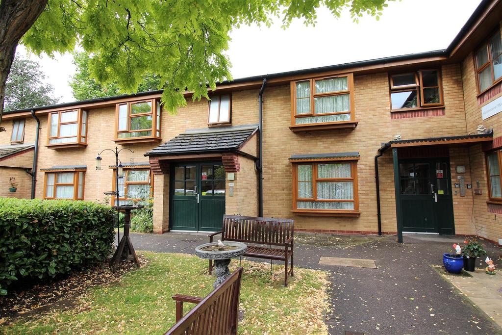 Palmers Drive, Grays 1 bed flat £175,000