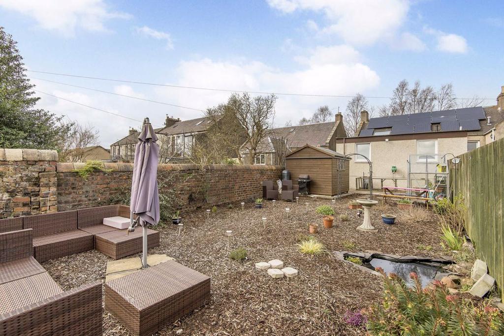 Kennoway Road, Windygates, Fife 3 bed cottage £150,000