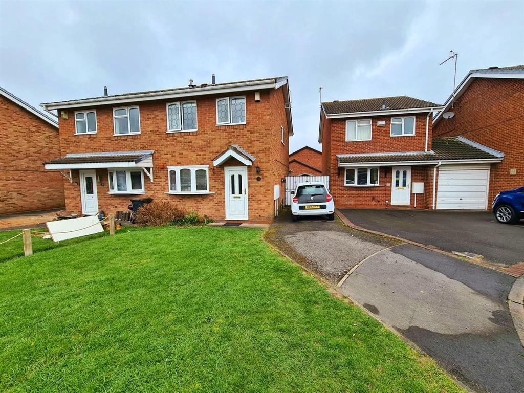 Arlington Way, Crowhill, Nuneaton 3 bed semidetached house £220,000