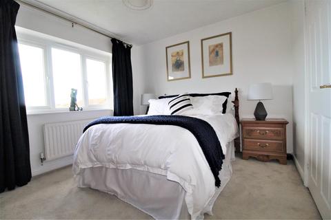 52 Appleford Drive, Minster On Sea, Sheerness, ME12 2SR