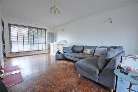 1 Maylands Drive, Braintree, CM77 7PY