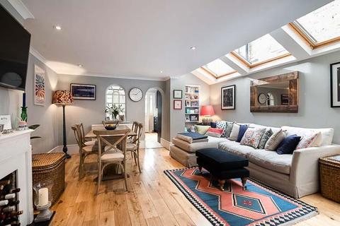 13 Steerforth Street, London, SW18 4HH