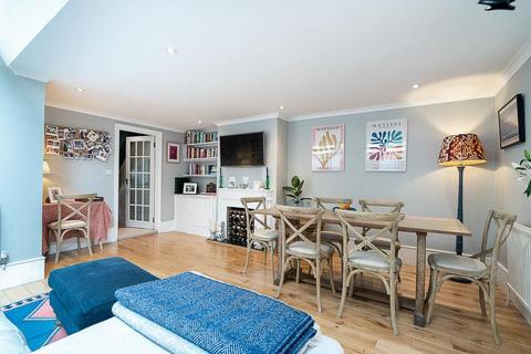 13 Steerforth Street, London, SW18 4HH