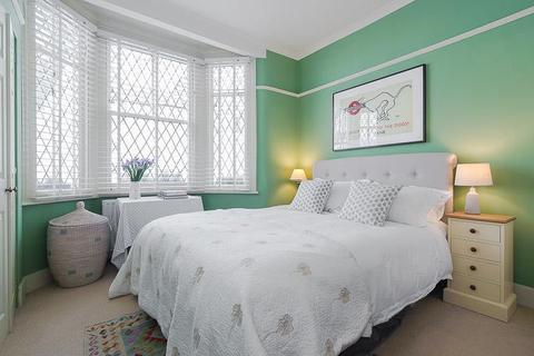 13 Steerforth Street, London, SW18 4HH
