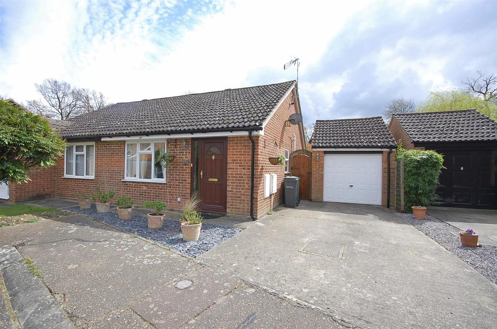 Derwent Way, White Court, Braintree 2 bed bungalow £290,000