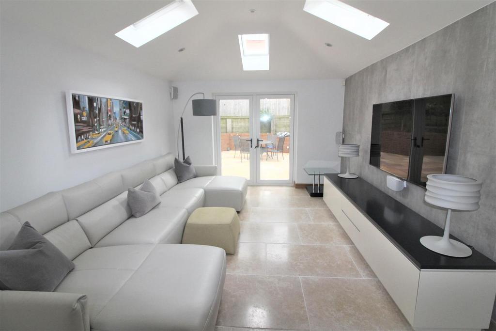 Kensington Grove, Box Lane, Wrexham 4 bed detached house £375,000