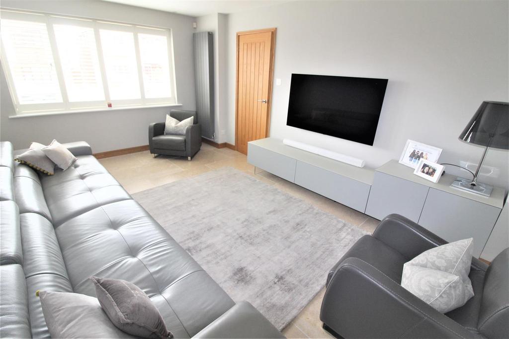 Kensington Grove, Box Lane, Wrexham 4 bed detached house £375,000