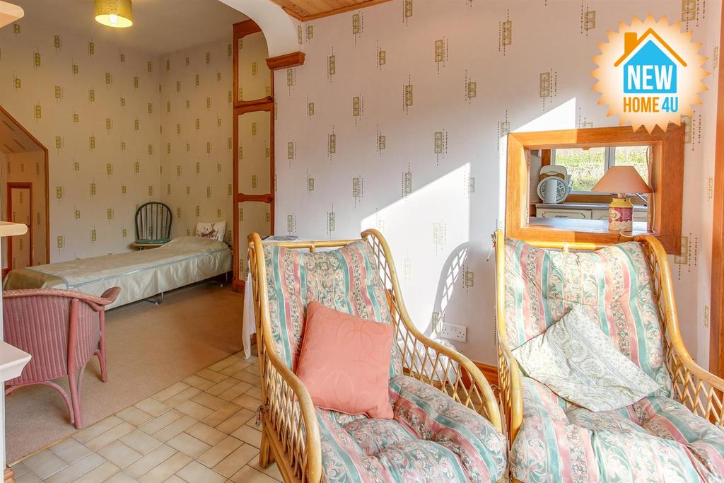Day room / main bedroom: