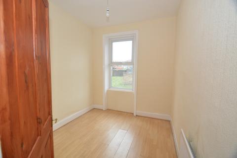 3 bedroom flat to rent, Bensham Avenue, Gateshead, NE8