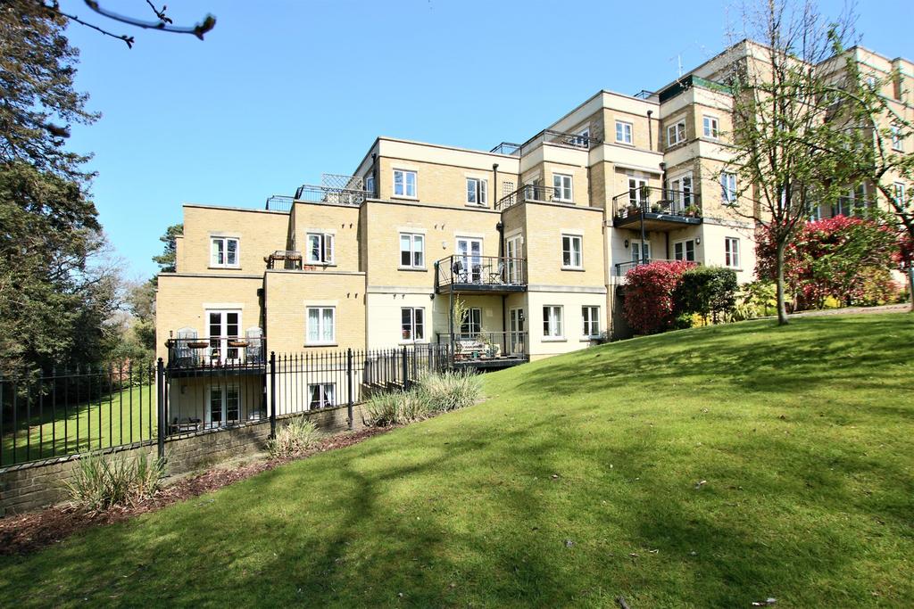 Bassett, Southampton 2 bed ground floor flat £275,000