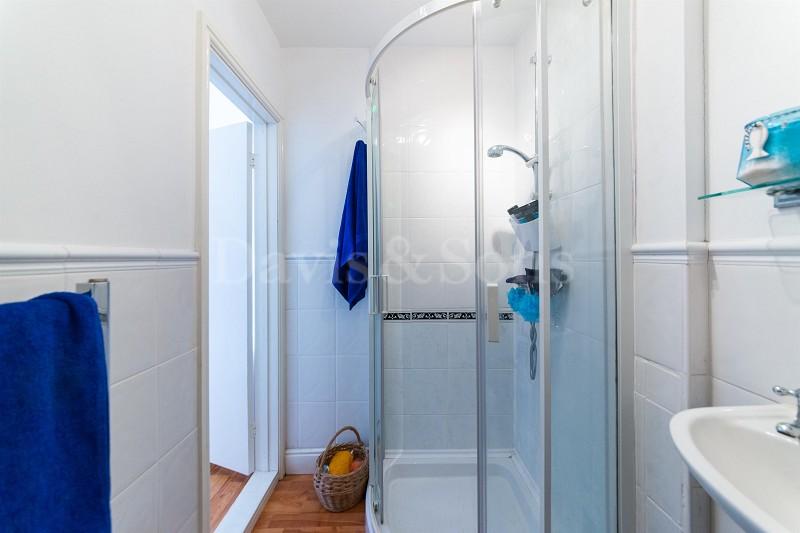 En-suite shower room