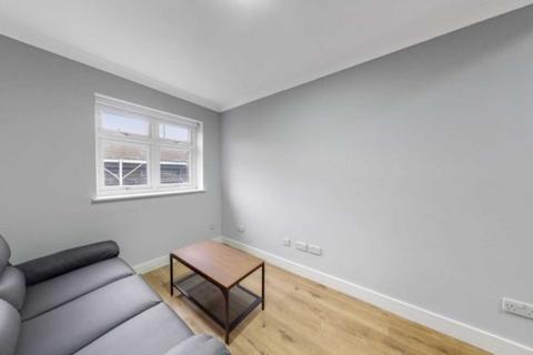 1 bedroom flat to rent, Frithville Gardens, Shepherds Bush, London W12 7JN