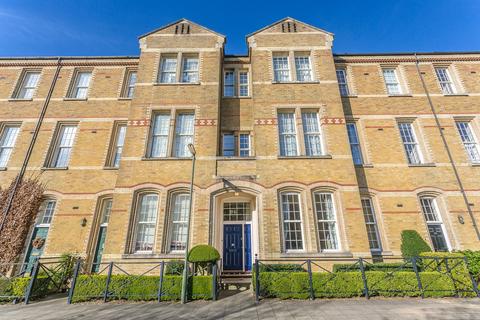 25 Brigade Place, Caterham, CR3 5ZU
