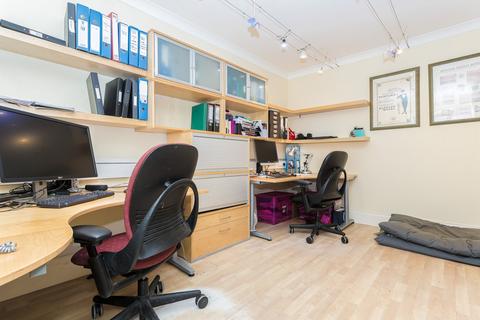 25 Brigade Place, Caterham, CR3 5ZU