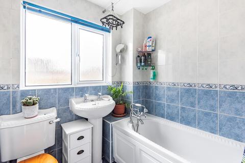 46 Bracken Close, Carterton, OX18 1UB