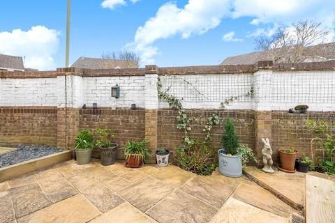 46 Bracken Close, Carterton, OX18 1UB