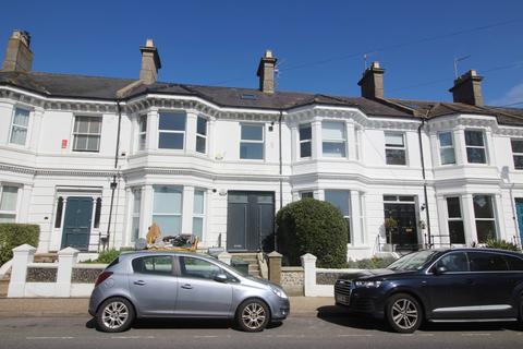 3 bedroom apartment to rent, The Goffs, Old Town, Eastbourne BN21