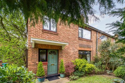 43 Craig Road, Richmond, TW10 7LS