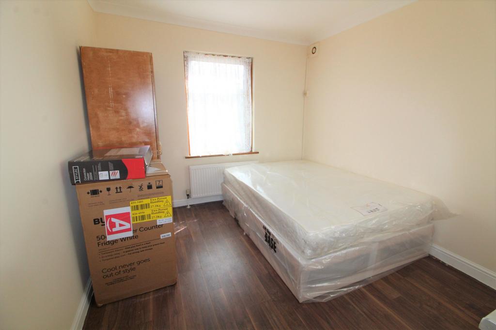 Black Boy Lane, Tottenham, N15 Studio £900 pcm (£208 pw)