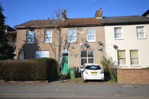 3 bedroom apartment to rent, 47A Forest Lane
