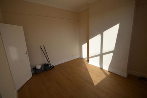 3 bedroom apartment to rent, 47A Forest Lane