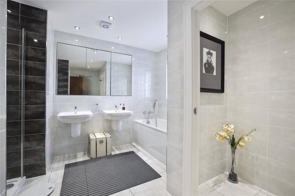 En Suite Bathroom