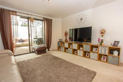 19 Painswick Close, Witney, OX28 5FX