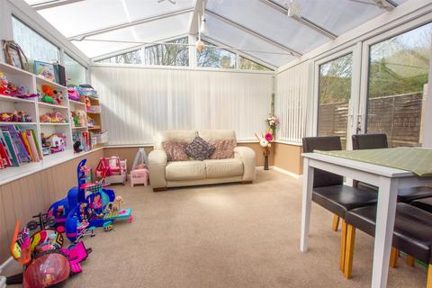 19 Painswick Close, Witney, OX28 5FX