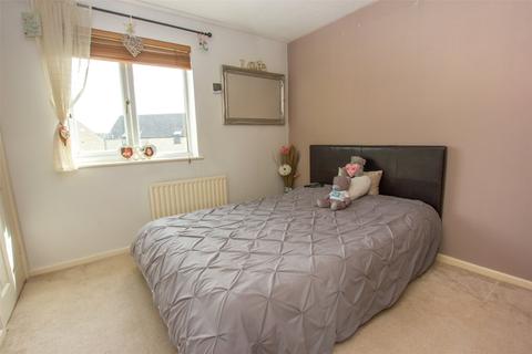 19 Painswick Close, Witney, OX28 5FX