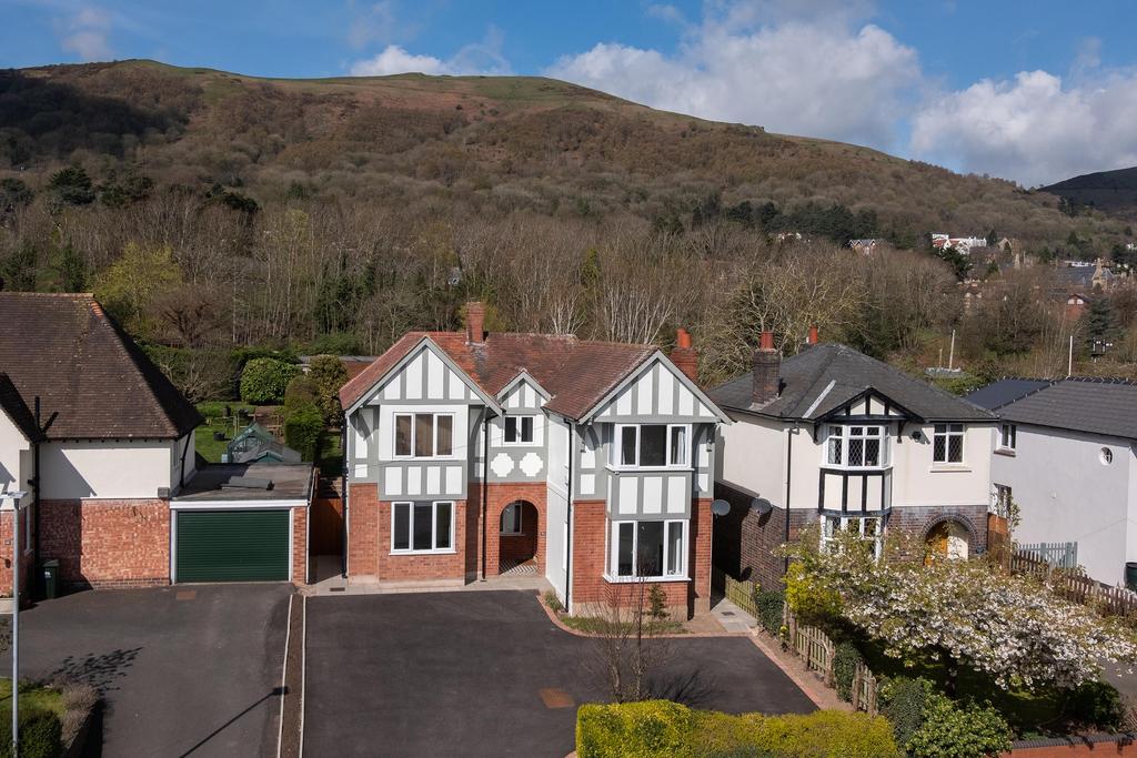 64 St. Andrews Road, Malvern, Worcestershire, WR14. 5 bed detached