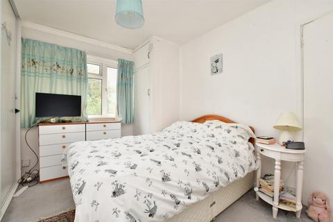 2 bedroom maisonette for sale, Victoria Close, Horley, Surrey