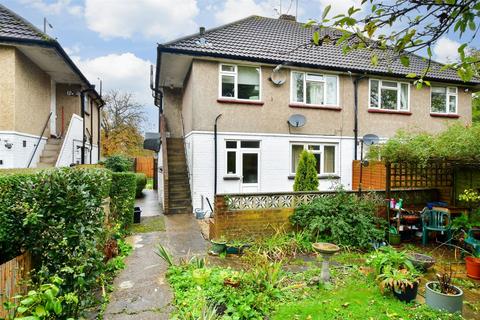 19 Victoria Close, Horley, RH6 7AP