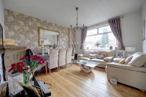 84 Halstead Road, Winchmore Hill, London, N21 3DS