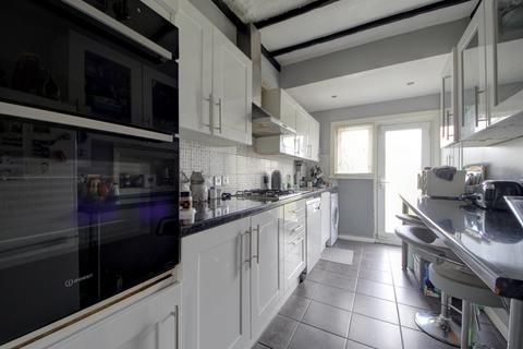 84 Halstead Road, Winchmore Hill, London, N21 3DS