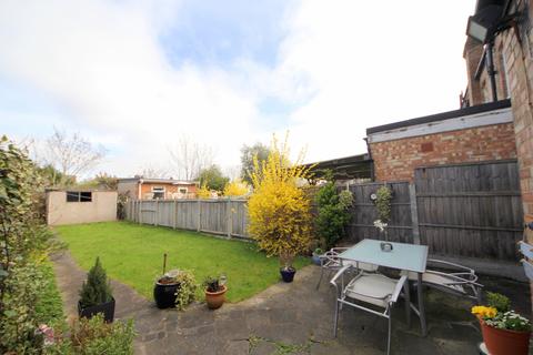84 Halstead Road, Winchmore Hill, London, N21 3DS
