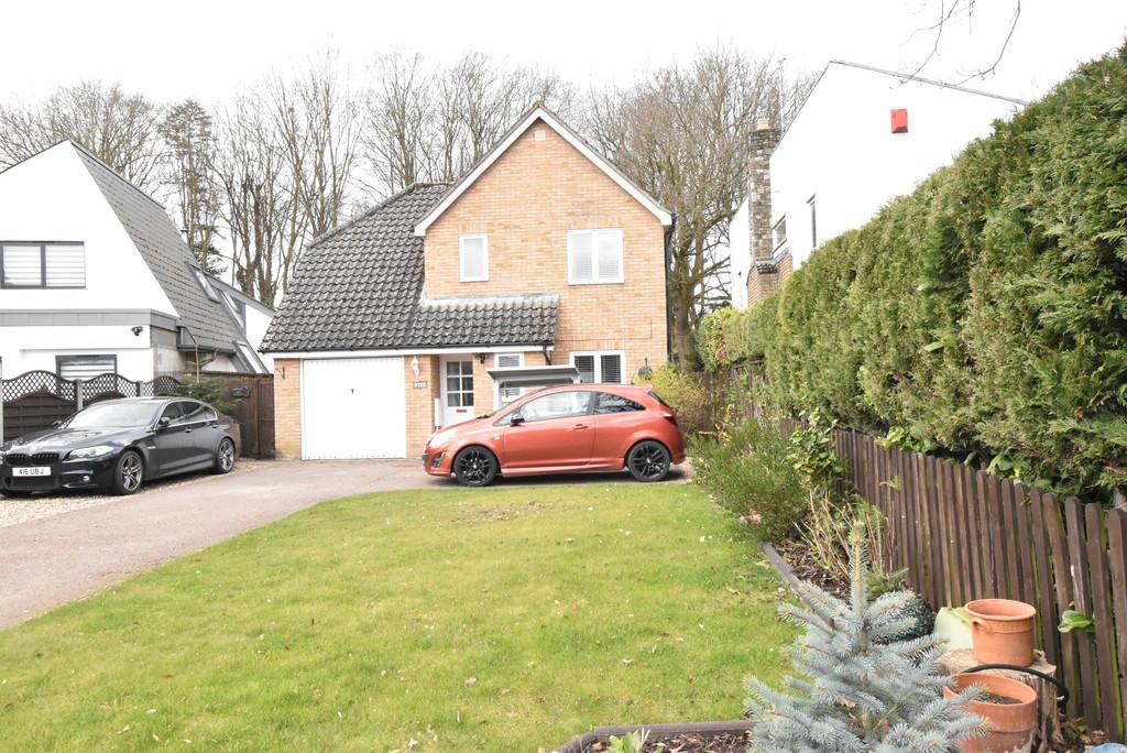Mackenzie Road, Thetford 4 bed detached house £1,400 pcm (£323 pw)
