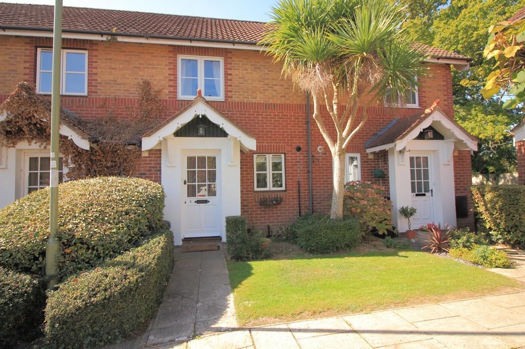 Vicarage Gardens, Hordle 2 bed terraced house £269,950