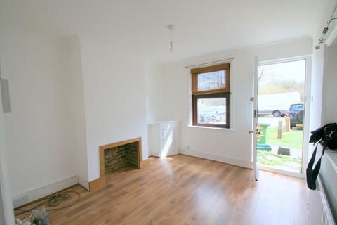 2 bedroom end of terrace house to rent, Common View, Kent TN4