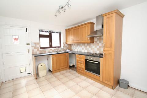 2 bedroom end of terrace house to rent, Common View, Kent TN4