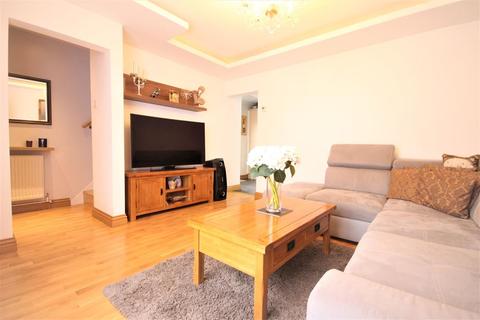 16 Appleby Drive, Romford, RM3 7SH