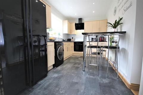 16 Appleby Drive, Romford, RM3 7SH