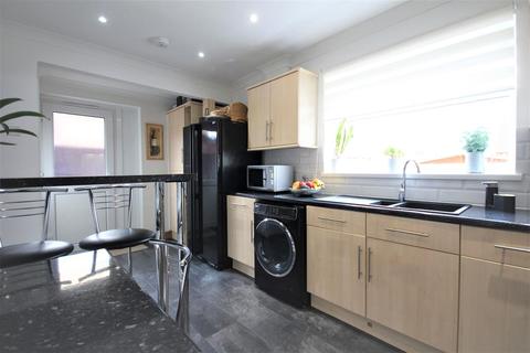 16 Appleby Drive, Romford, RM3 7SH